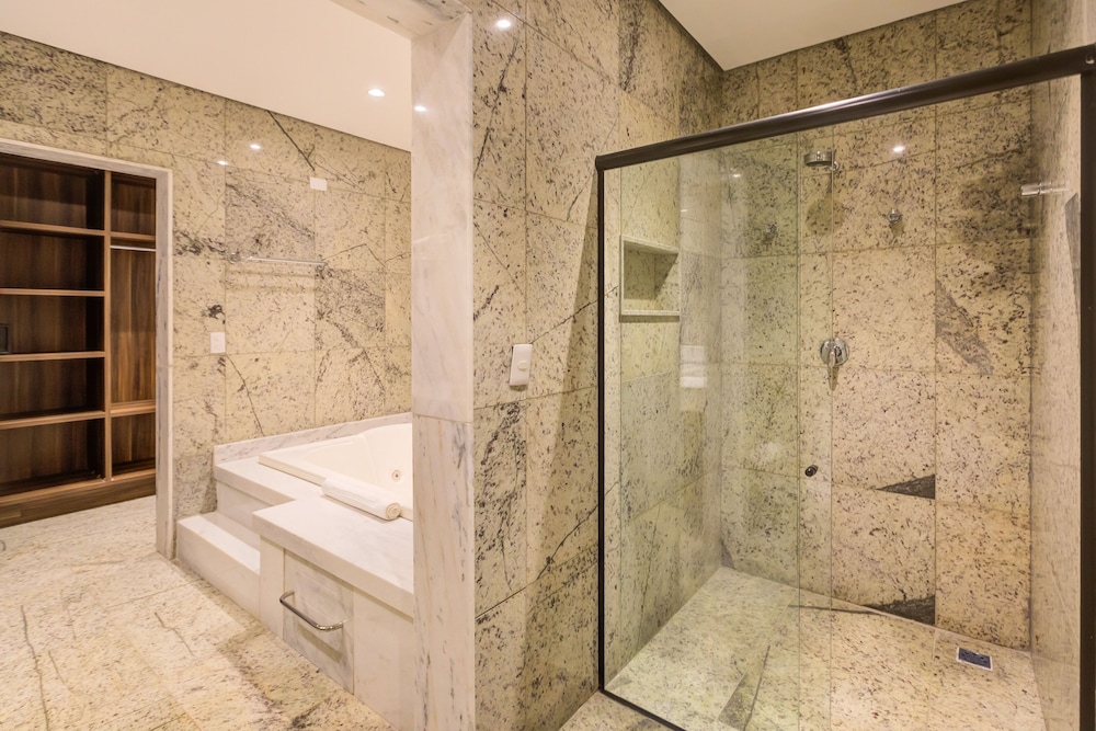 Studio Suite, 1 King Bed, Pool View