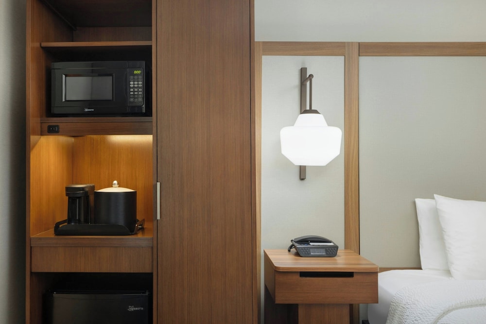 Room, 2 Queen Beds (Hearing Accessible) - Photo 3