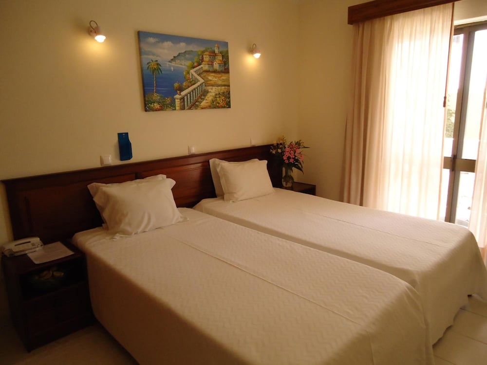 Standard Double or Twin Room - Photo 4