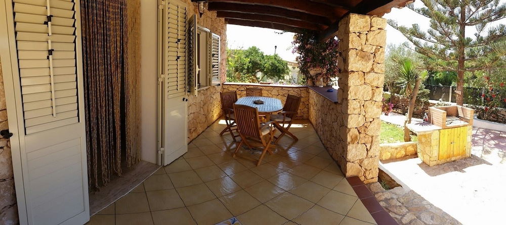 House, 2 Bedrooms, Smoking, Patio