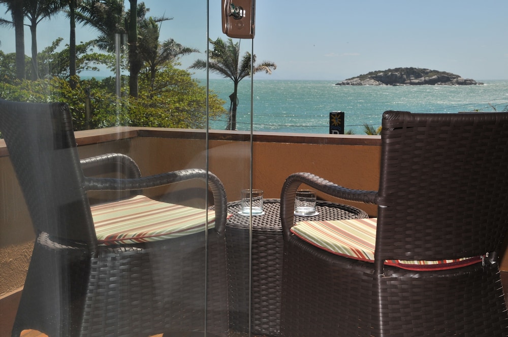 Double Room, 1 King Bed, Sea View, Oceanfront - Photo 5