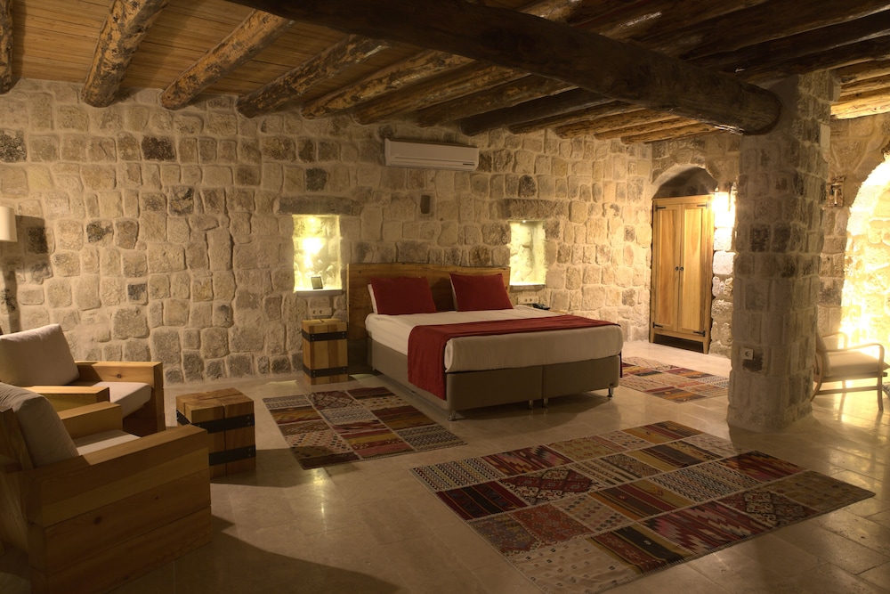 Exclusive Cave Suite photo 1