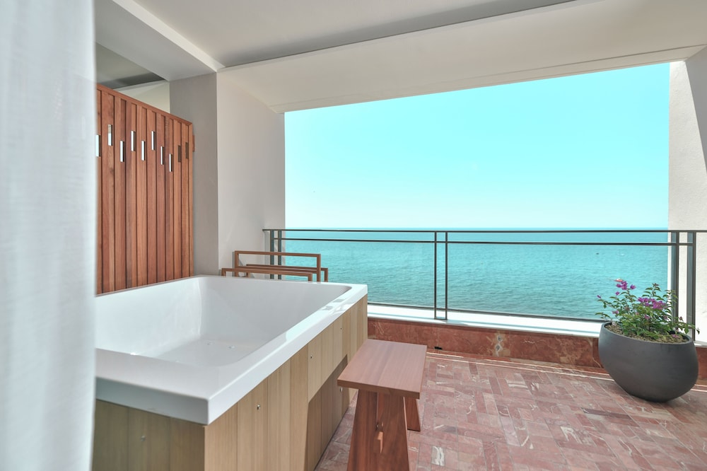 Junior Room, Sea View (Selected Single Use)