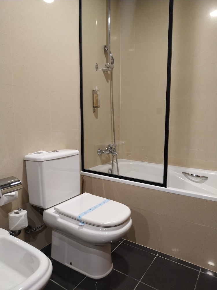 Classic Double Room - Photo 8