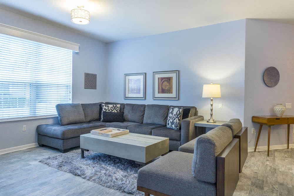 Classic Condo, 3 Bedrooms, Non Smoking