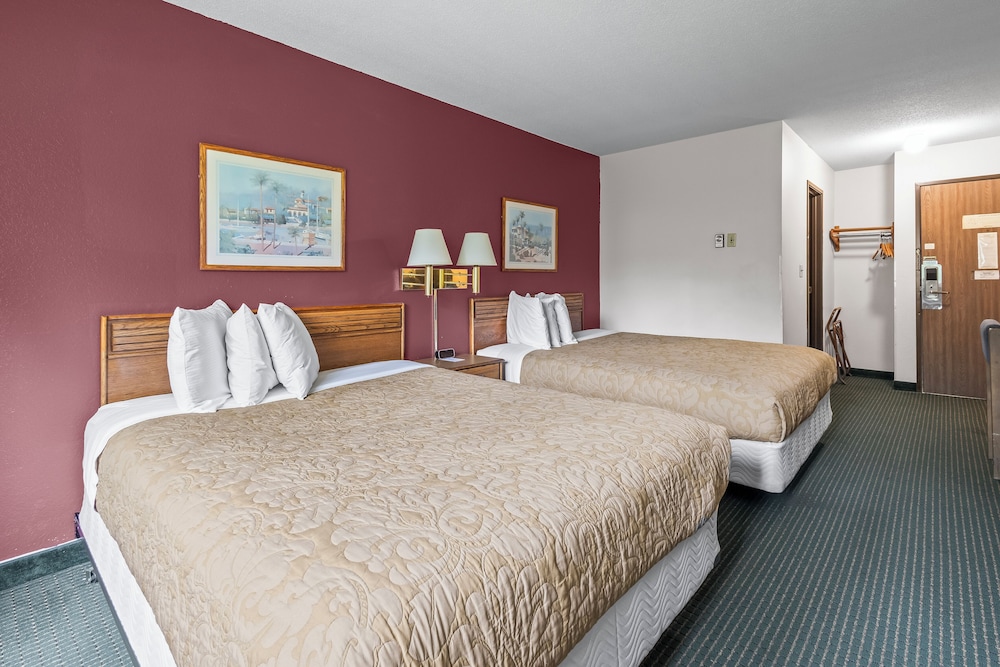 Room, 2 Double Beds, Non Smoking - Photo 2