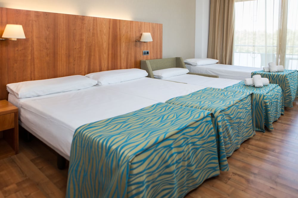 Standard Room (3 Adults + 1 Child)