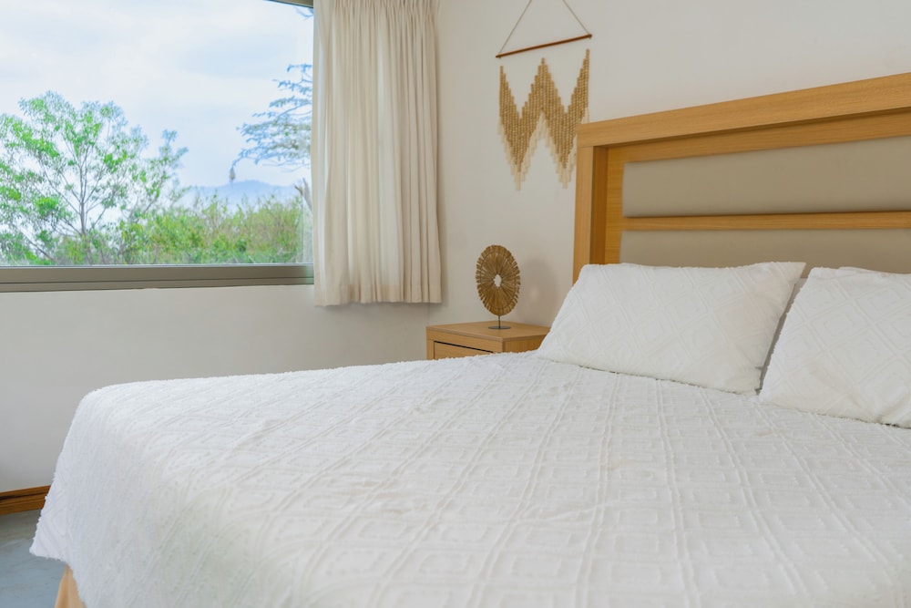 Grand Room, 1 King Bed (King Suite) photo 2