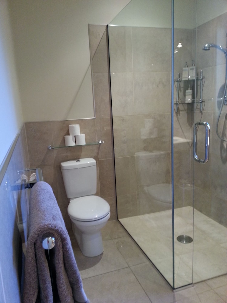 Standard Suite, 1 Bedroom, Non Smoking (Feijoa) photo 3