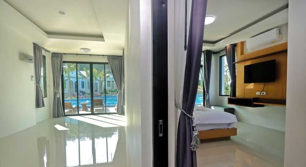 Family Villa , Pool View ( 2 Bedroom - 1 Living room ) photo 1