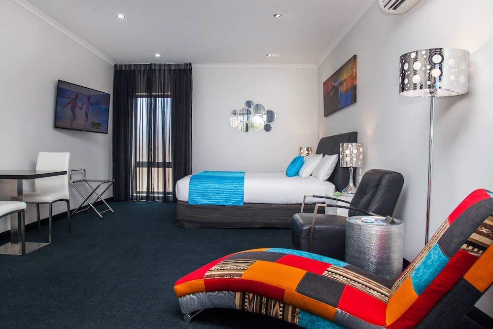 Premier King Room photo 2