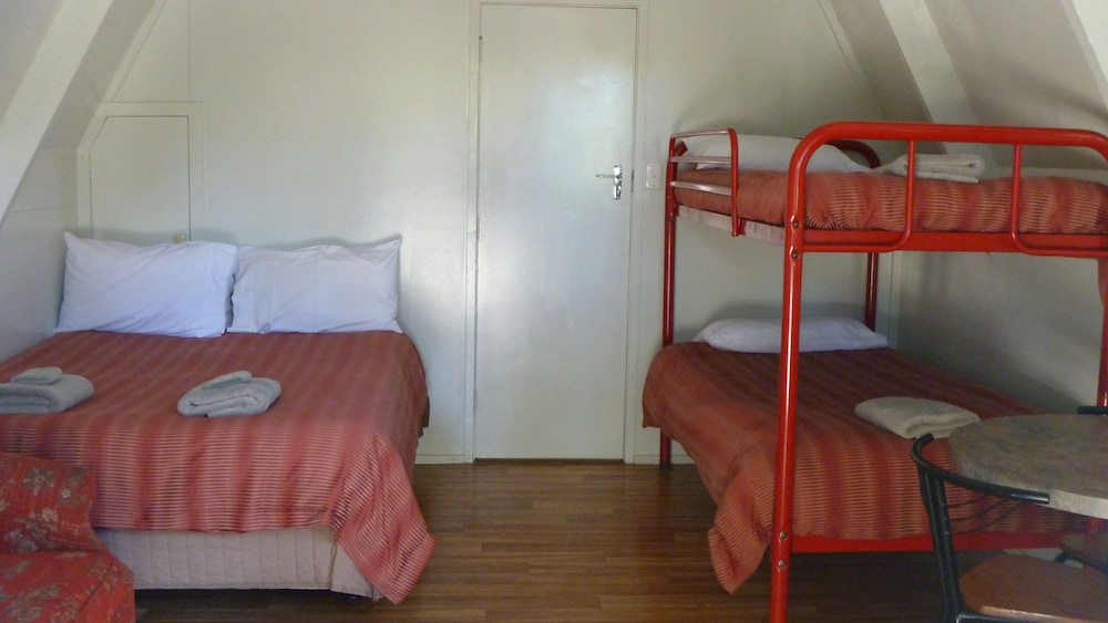 Standard Room, Non Smoking (Ensuite Chalets Sleeps 6) photo 2