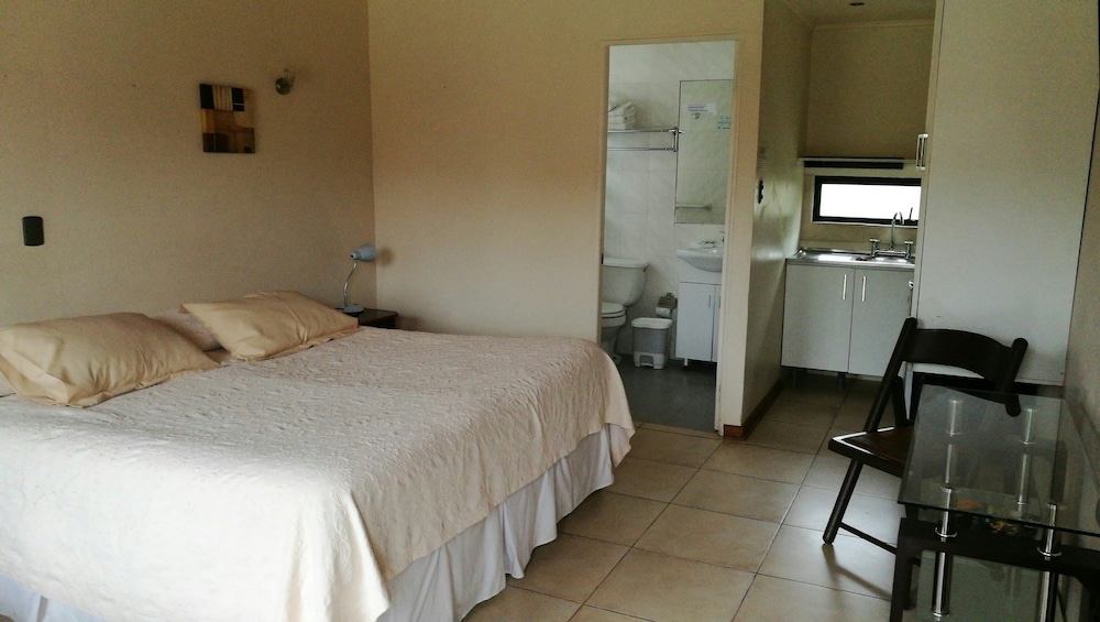 Triple Room, Multiple Beds photo 3