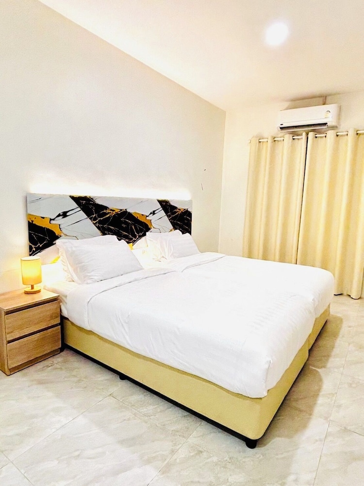 Deluxe Twin Room - Photo 2