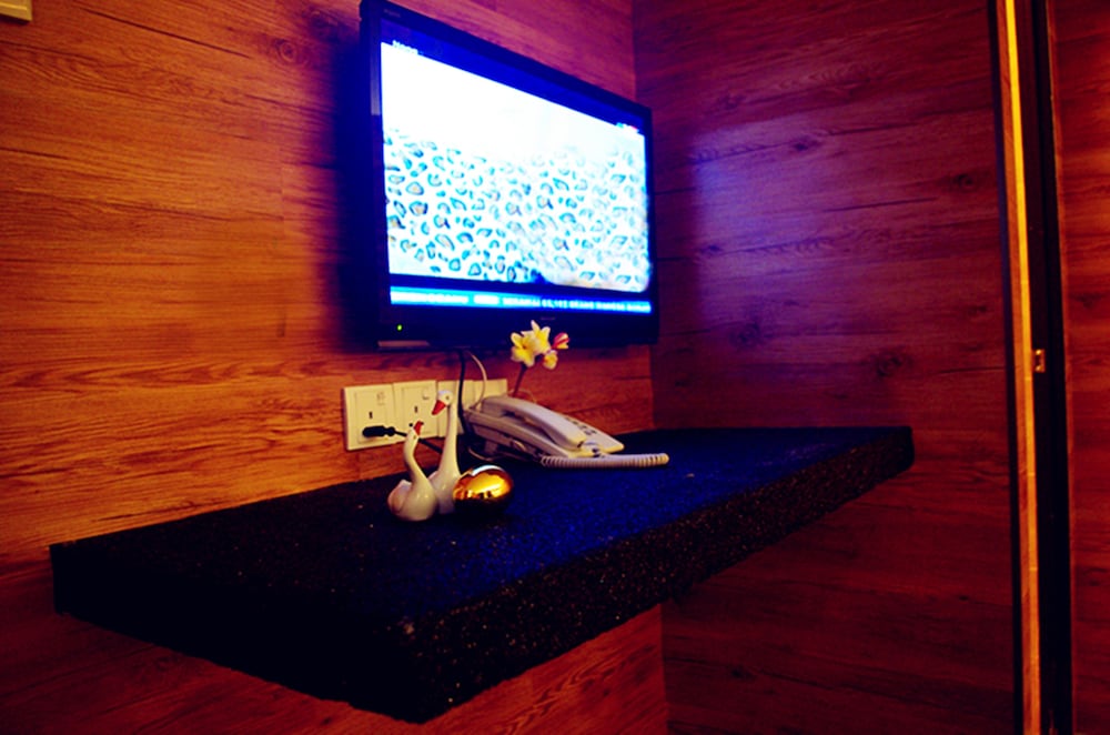 Family Room, City View photo 3