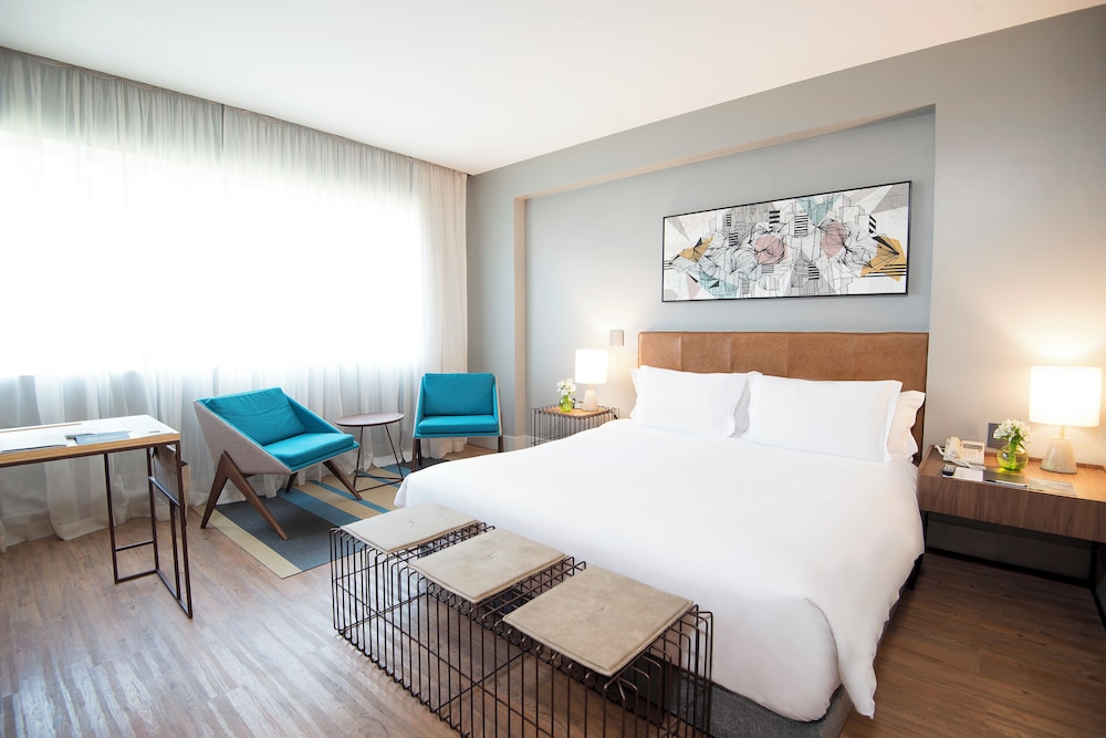 Executive Room, 1 Queen Bed, Accessible (Accessible) photo 3
