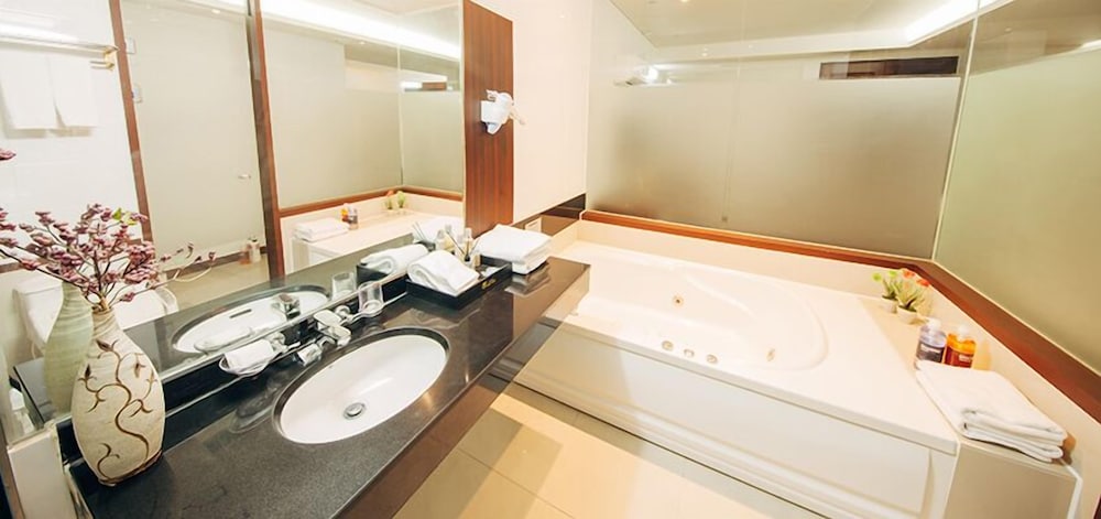 Suite - Free Airport Suttle photo 2
