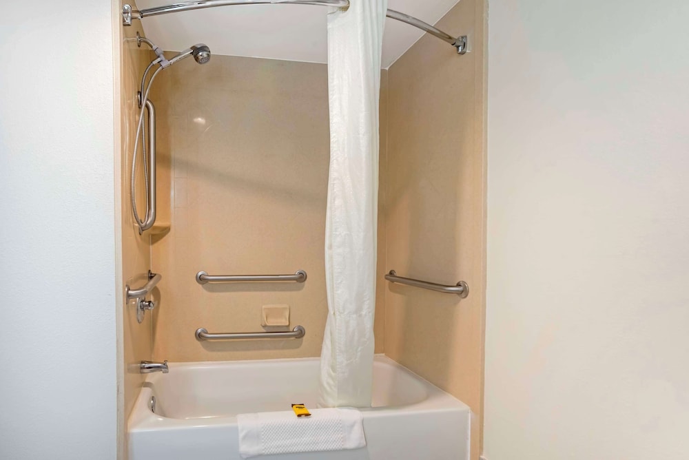 Suite, 1 King Bed, Non Smoking, Jetted Tub (with Single Sofabed) - Photo 3