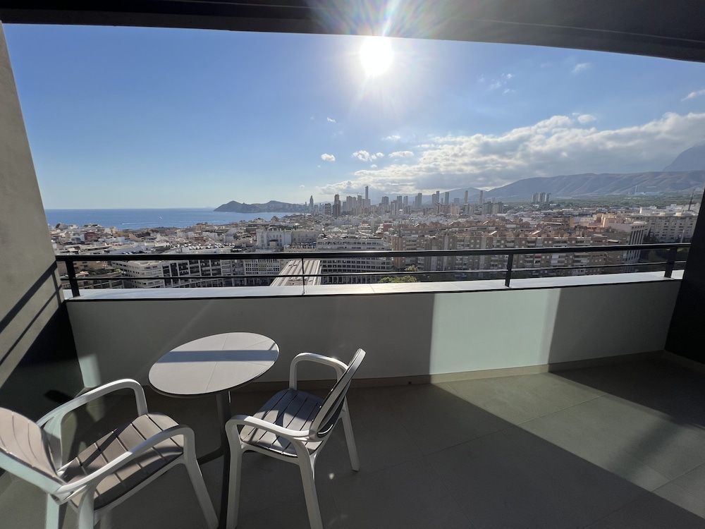 Deluxe Room, Terrace, Pool View (2 Adults) photo 3