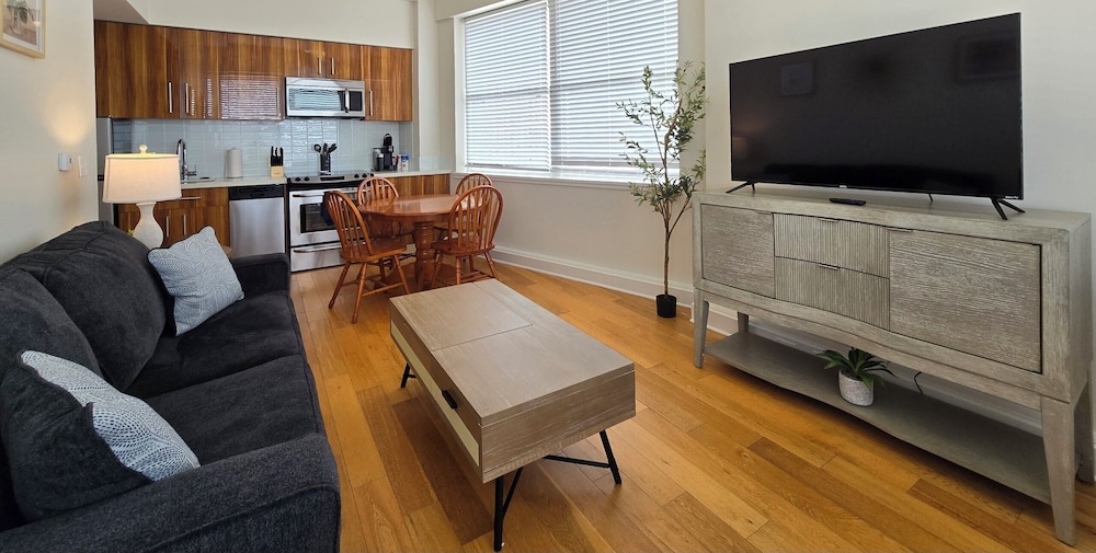 Premier Condo, 1 Bedroom