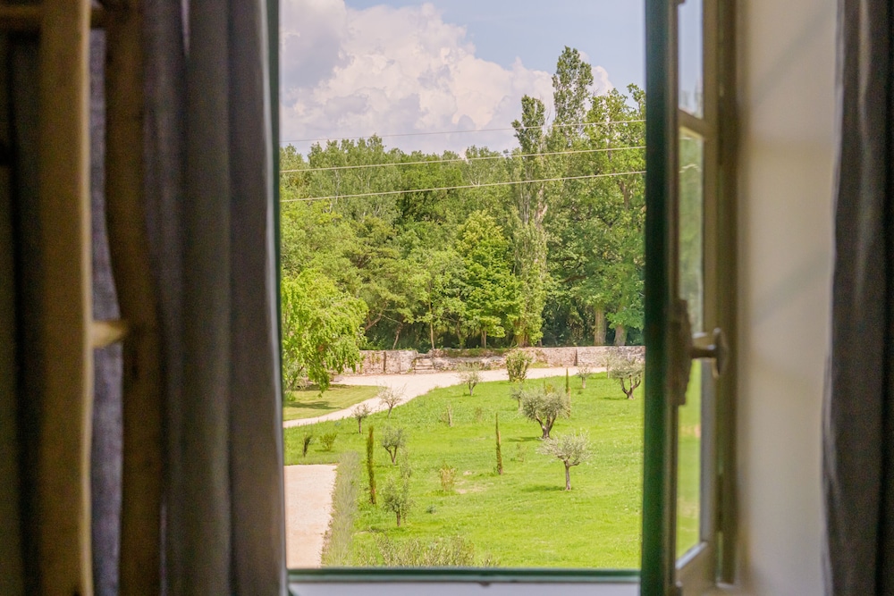 Superior Double or Twin Room, Private Bathroom, Park View photo 3