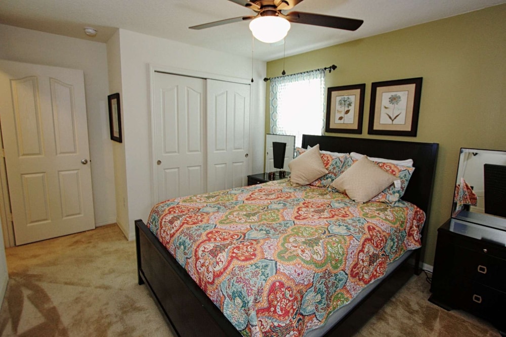 Apartment (3207 Compass Bay)