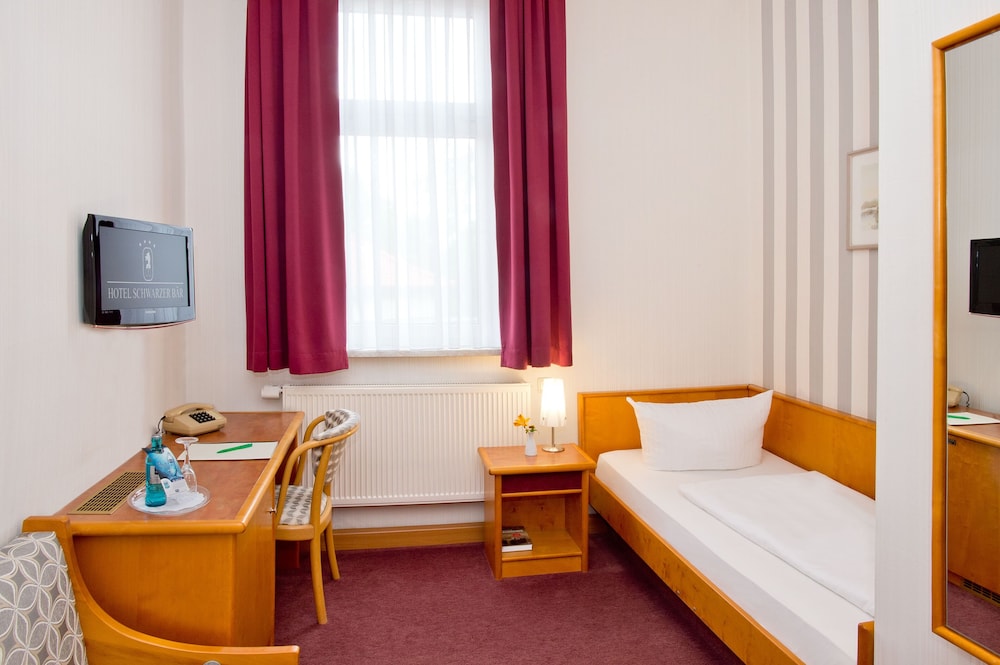 Standard Single Room, Non Smoking (incl.3.50€ Energy Fee p.pers./p.night) photo 3