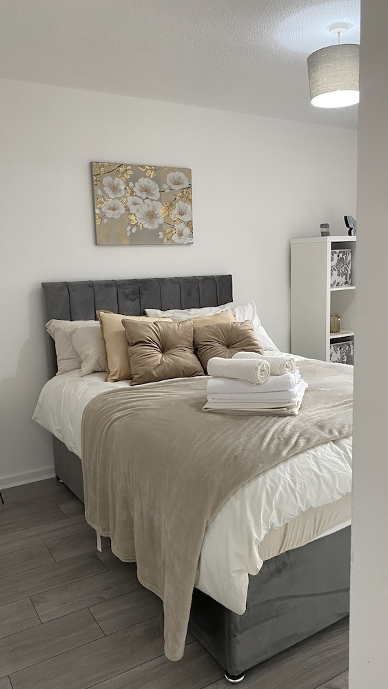Bv Luxury Spacious 3 Bedroom House At Isaac Close, Photo 11