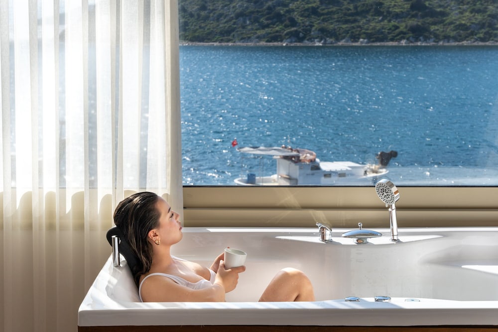 Sea View Double Room With jacuzzi - Photo 6