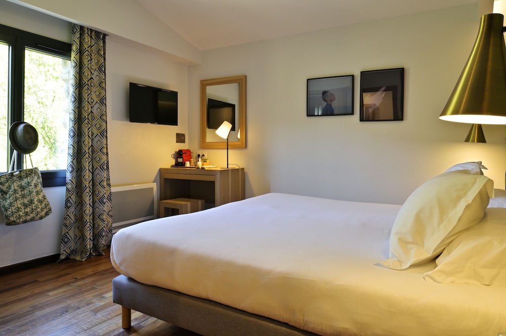 Standard Room, River View