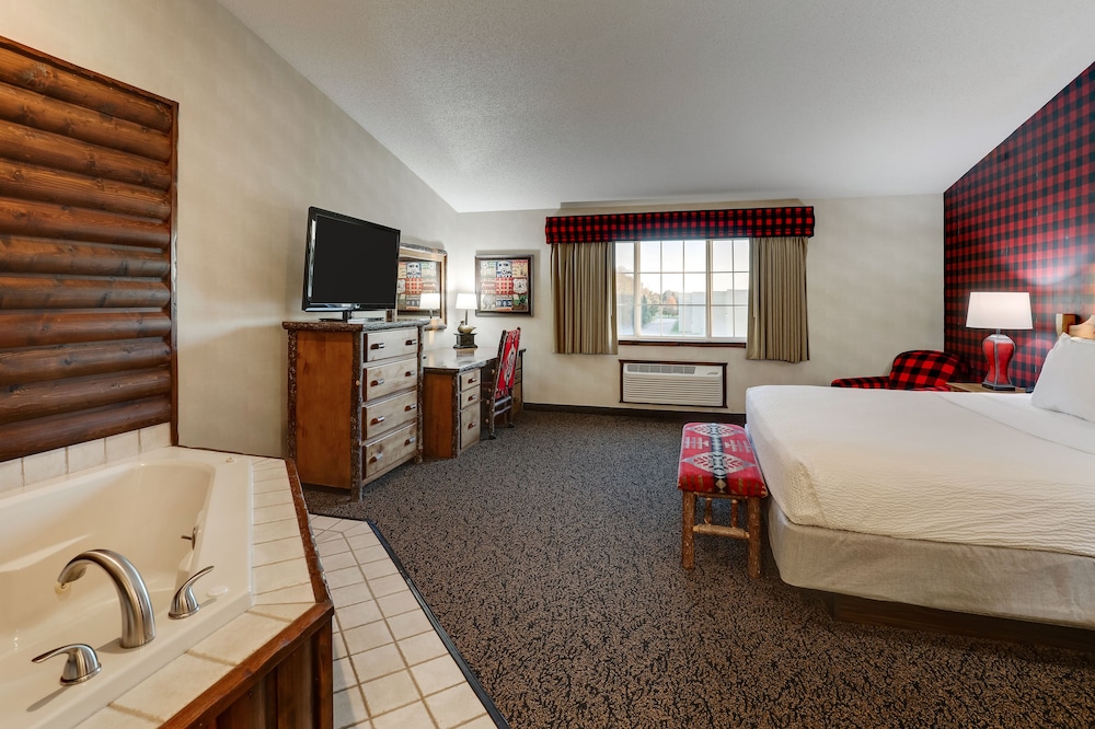 Expanded King with Whirlpool - Photo 4