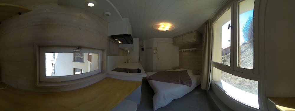 Cabin Annex Building photo 1