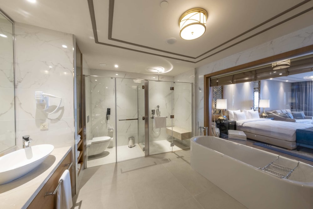 Royal Suite, Sea View - Photo 5