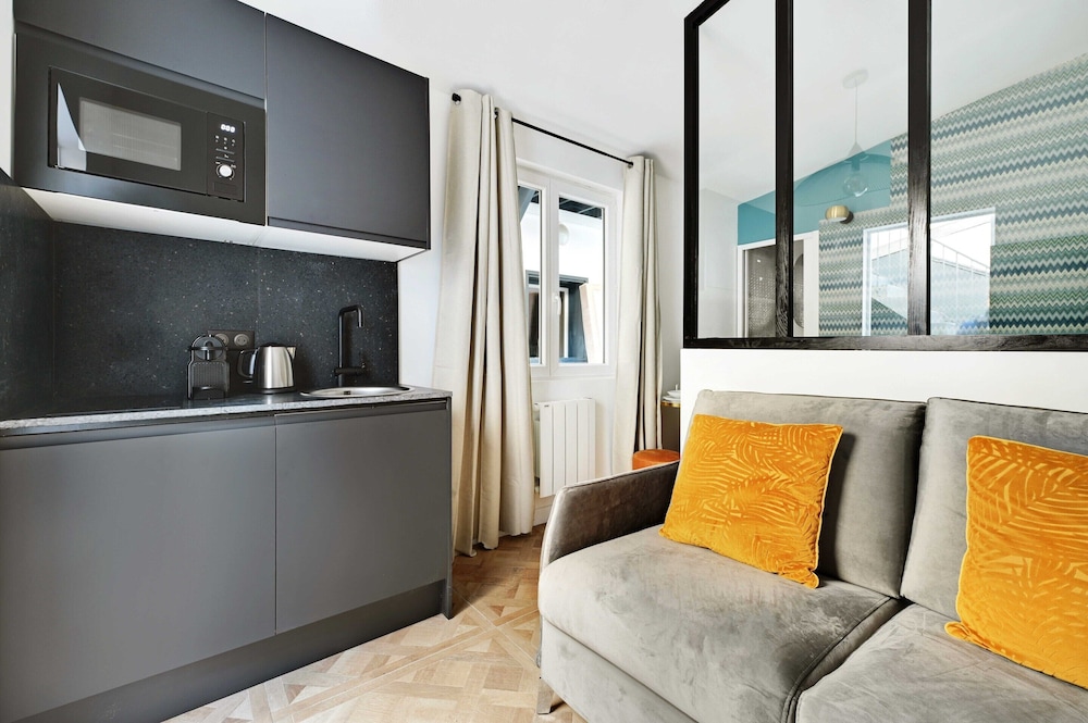 Apartment photo 2