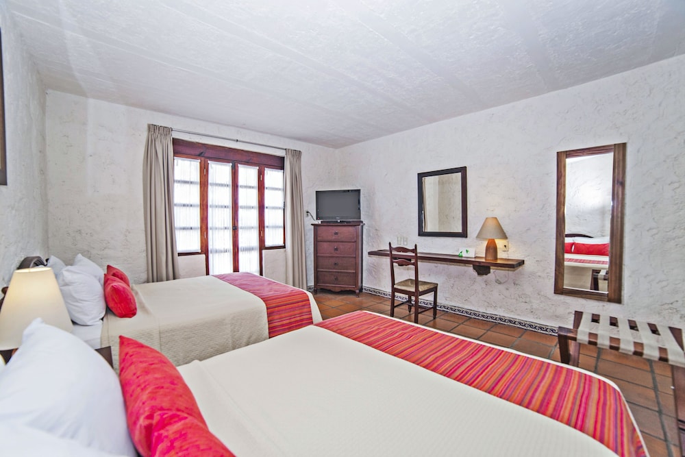 Standard Room - Photo 11