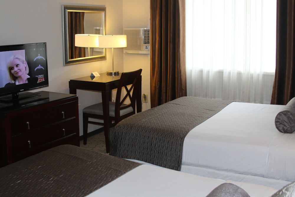 Standard Room, 2 Double Beds, Kitchenette - Photo 2