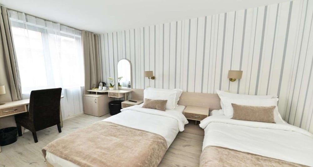 Comfort Room, 2 Twin Beds, Non Smoking - Photo 7