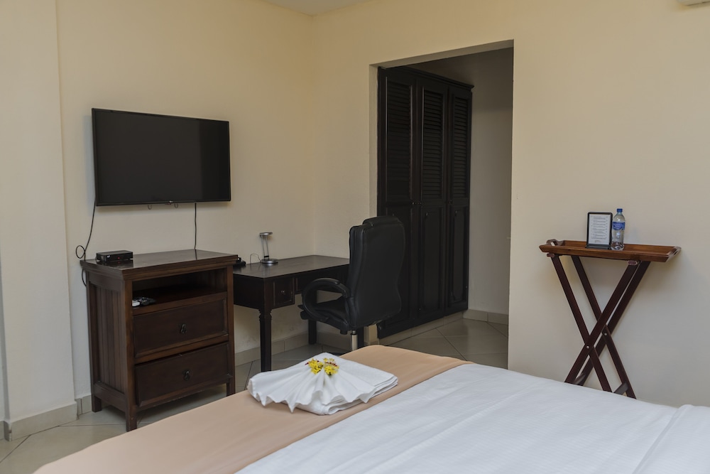 Standard Single Room, 1 Bedroom, Pool View photo 1
