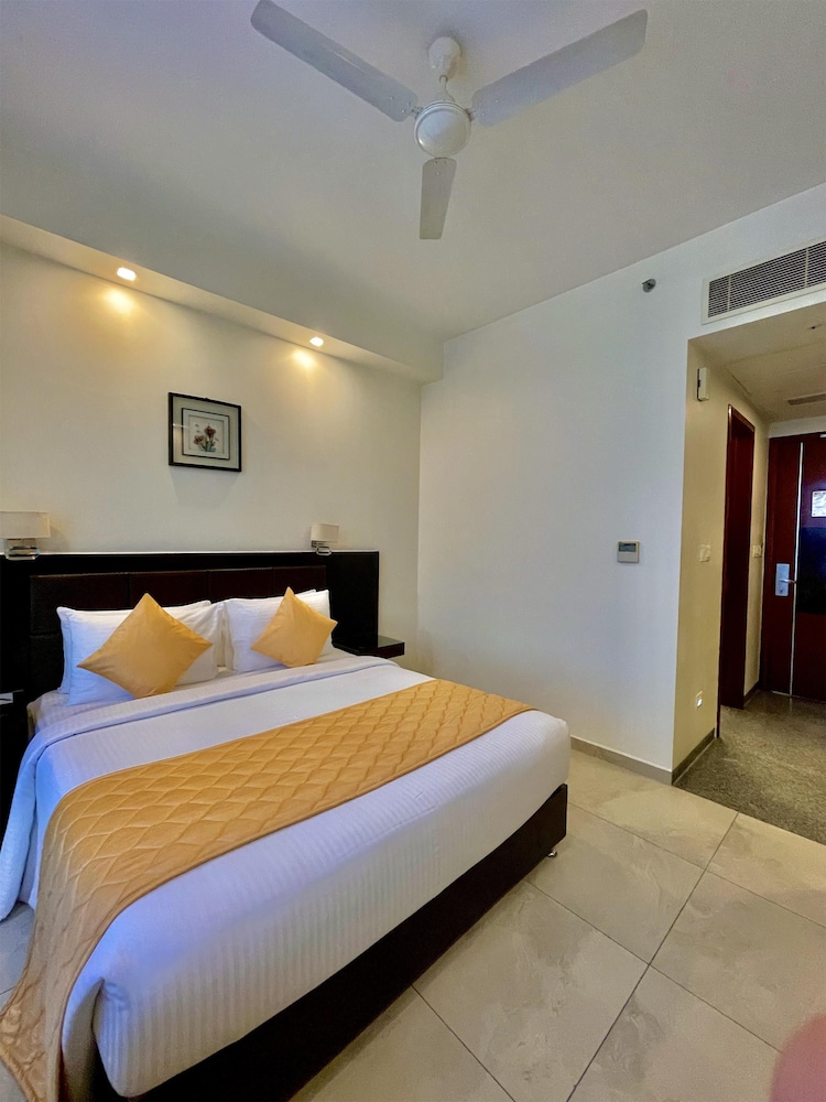Deluxe Room, 1 King Bed, Non Smoking
