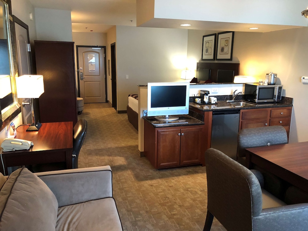 Junior Suite, 1 King Bed - Photo 3