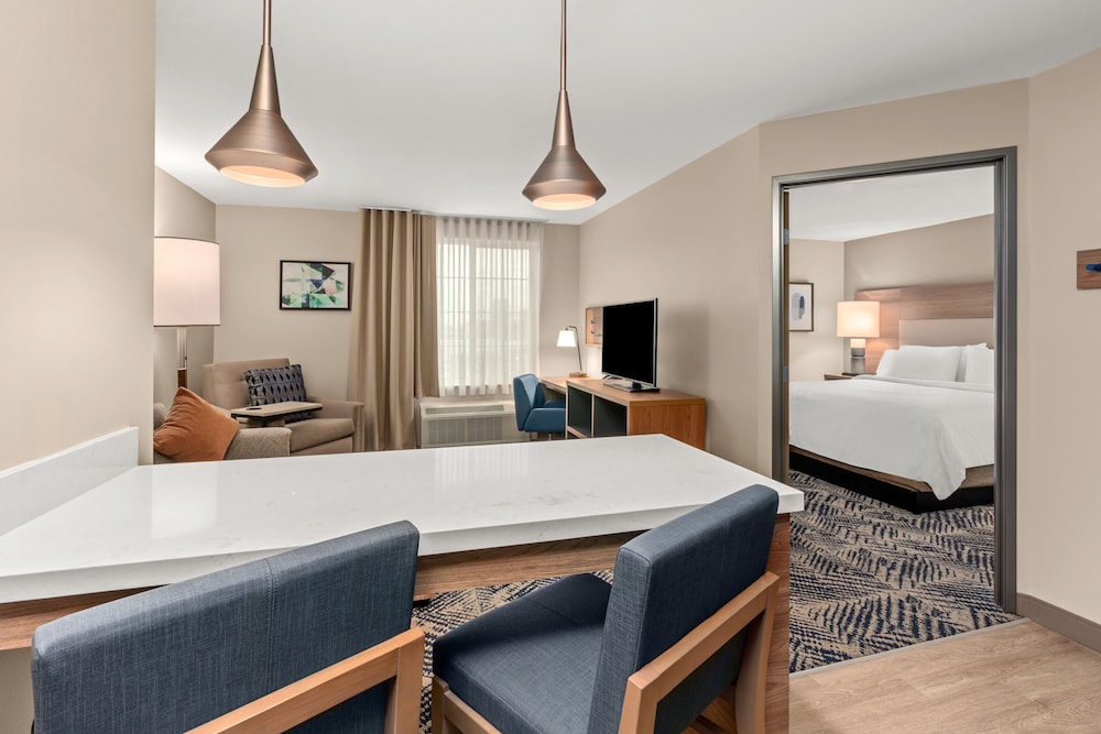 Suite, 1 Bedroom, Accessible (Communications) - Photo 2