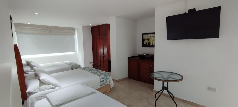 Family Room - Photo 5