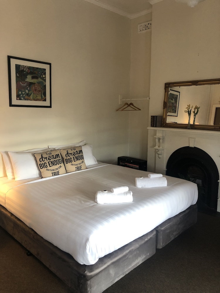 Comfort Double Room, 1 King Bed, Shared Bathroom photo 1