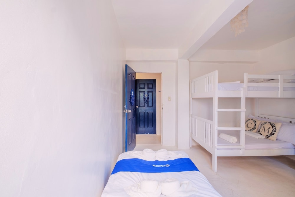 Deluxe Quadruple Room - Photo 9