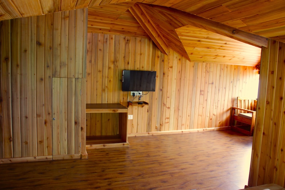 Suite Room - Photo 8