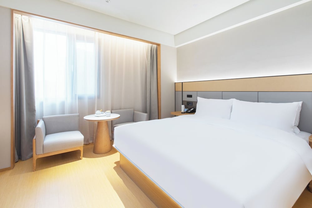 Classic Double Room, City View photo 2