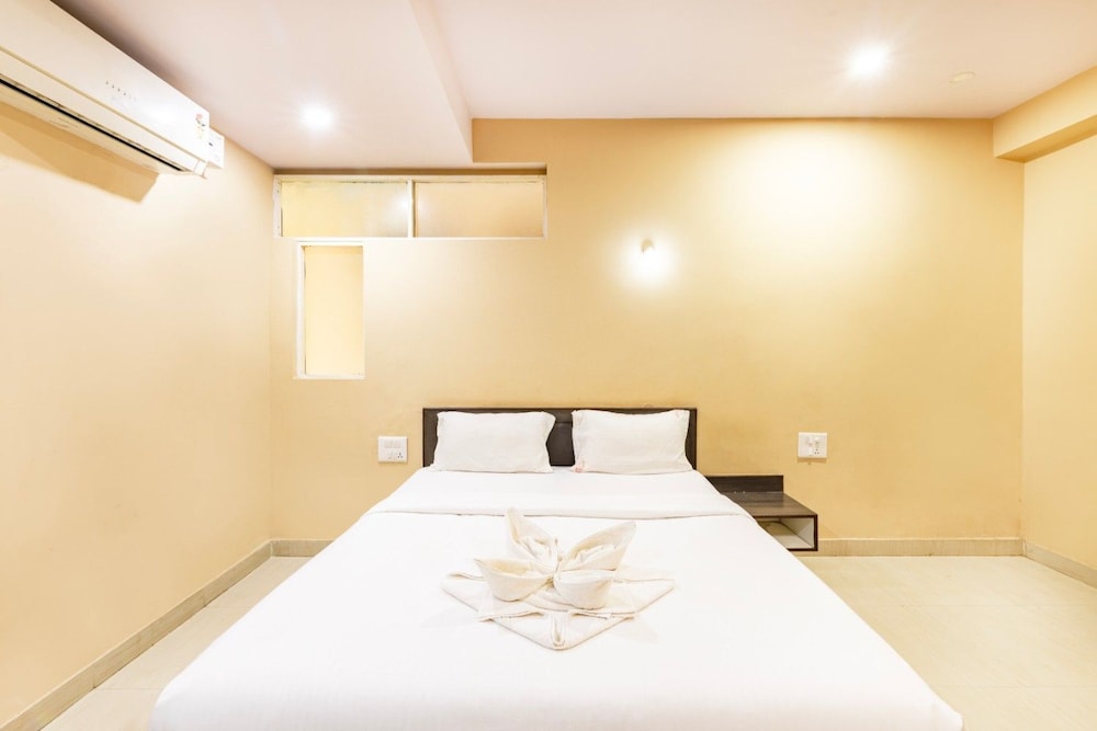 Deluxe AC Room