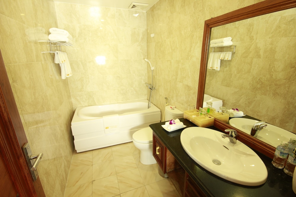 Deluxe King Room photo 2