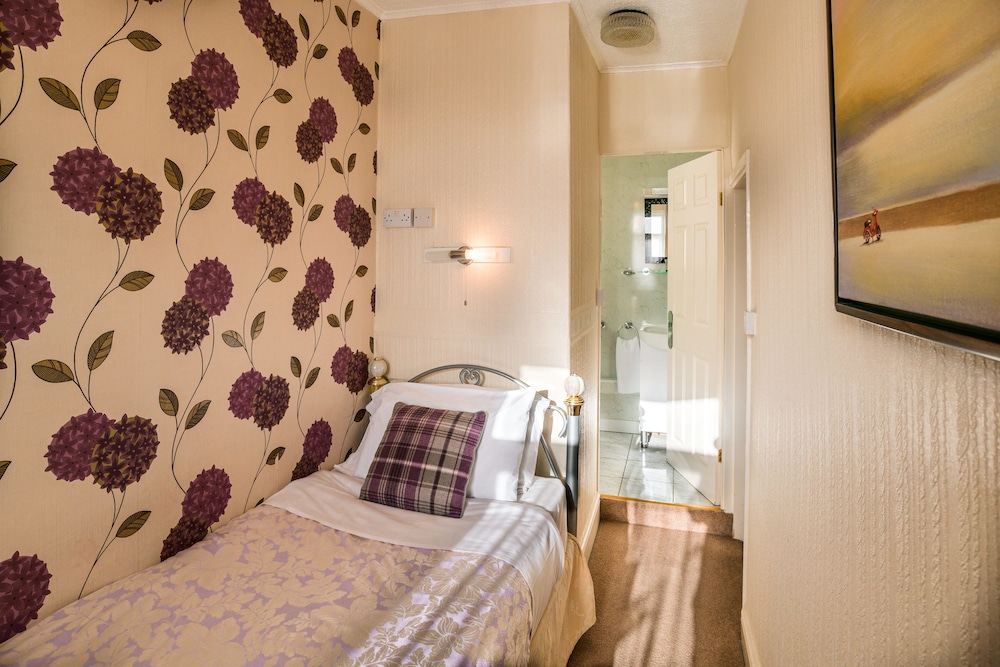 Single Room, 1 Twin Bed, Ensuite photo 2