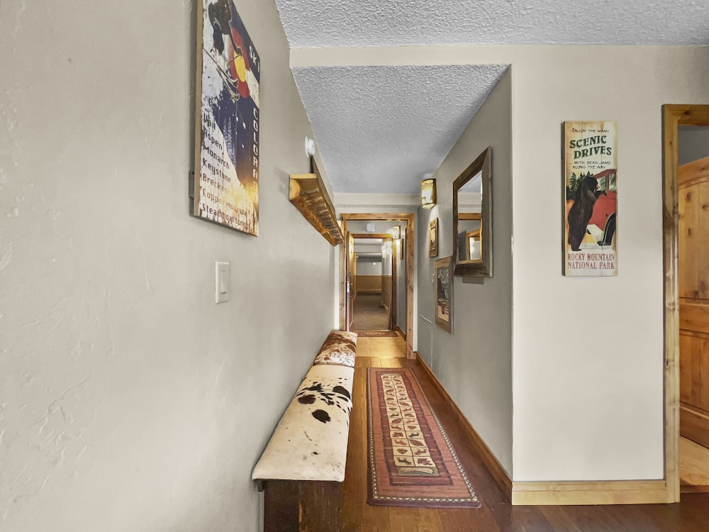 Condo, 2 Bedrooms photo 3